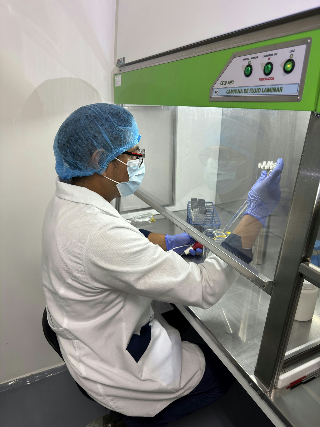 Planta moderna de tratamiento y control ambiental del agua